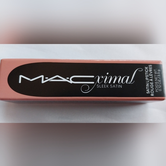 MAC - Macximal Sleek Satin Lipstick + BONUS Lipliner! - Picture 3 of 9